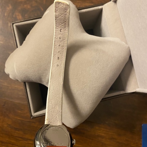 Gucci Watch - Picture 8 of 8